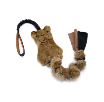 Kapybara co píská, s králíkem a amortizérem